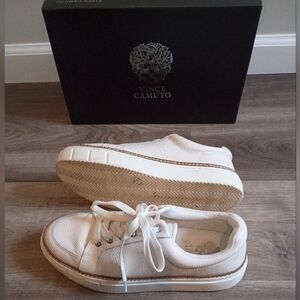 Vince Camuto Women's White Leather Tan Trim Lace Up Comfy Sneaker Shoes Size 8.5